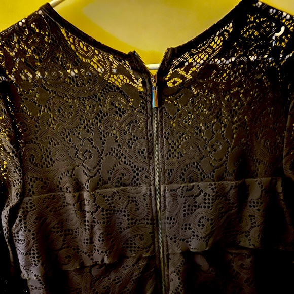 Laundry by Shelli Segal, lace black dress, worn once. Size 8. - Picture 7 of 7